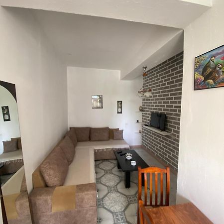 Lovely 2-Bedroom With Greenery View Durres Exterior photo